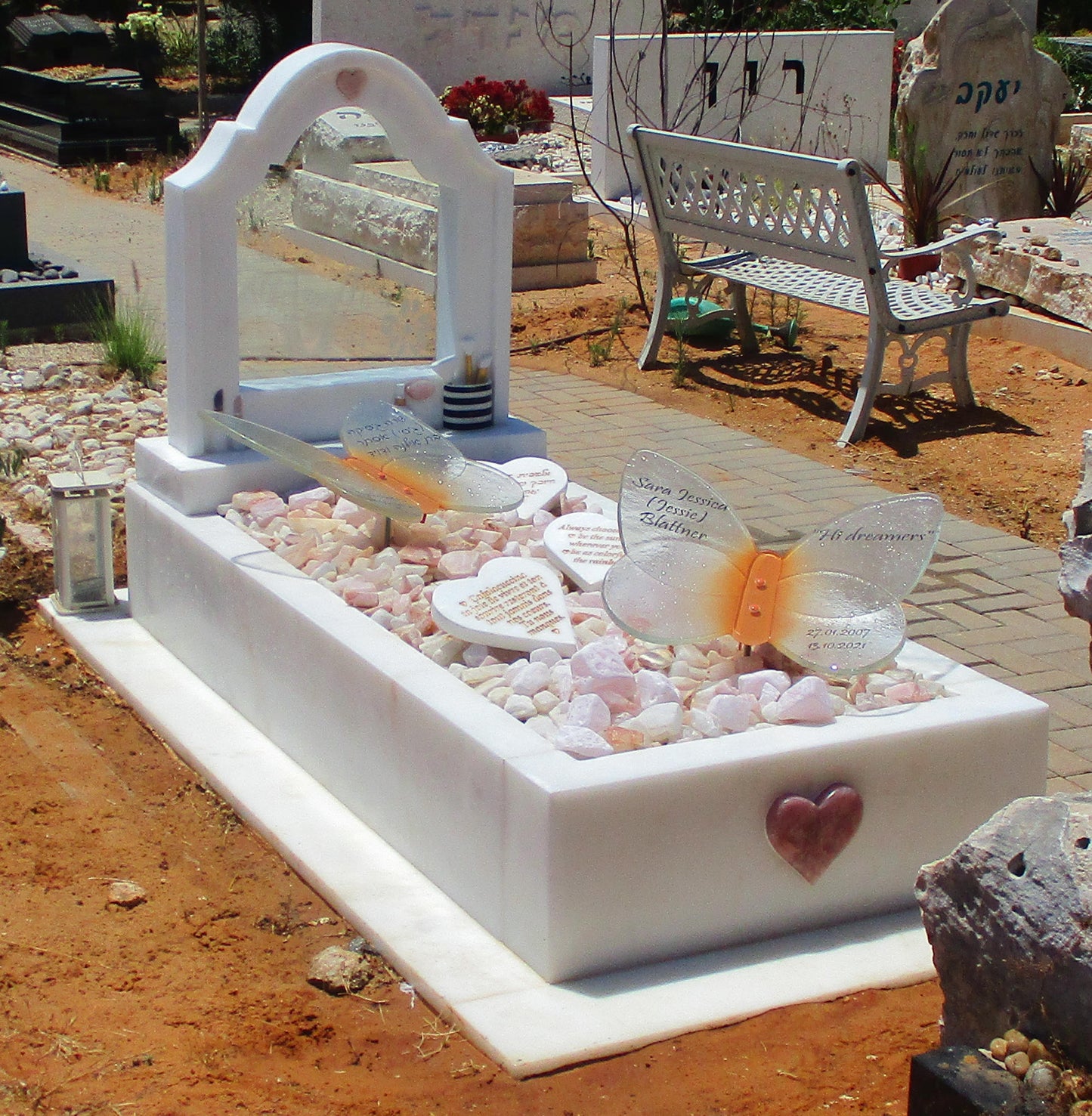 מצבות טאסוס 2400