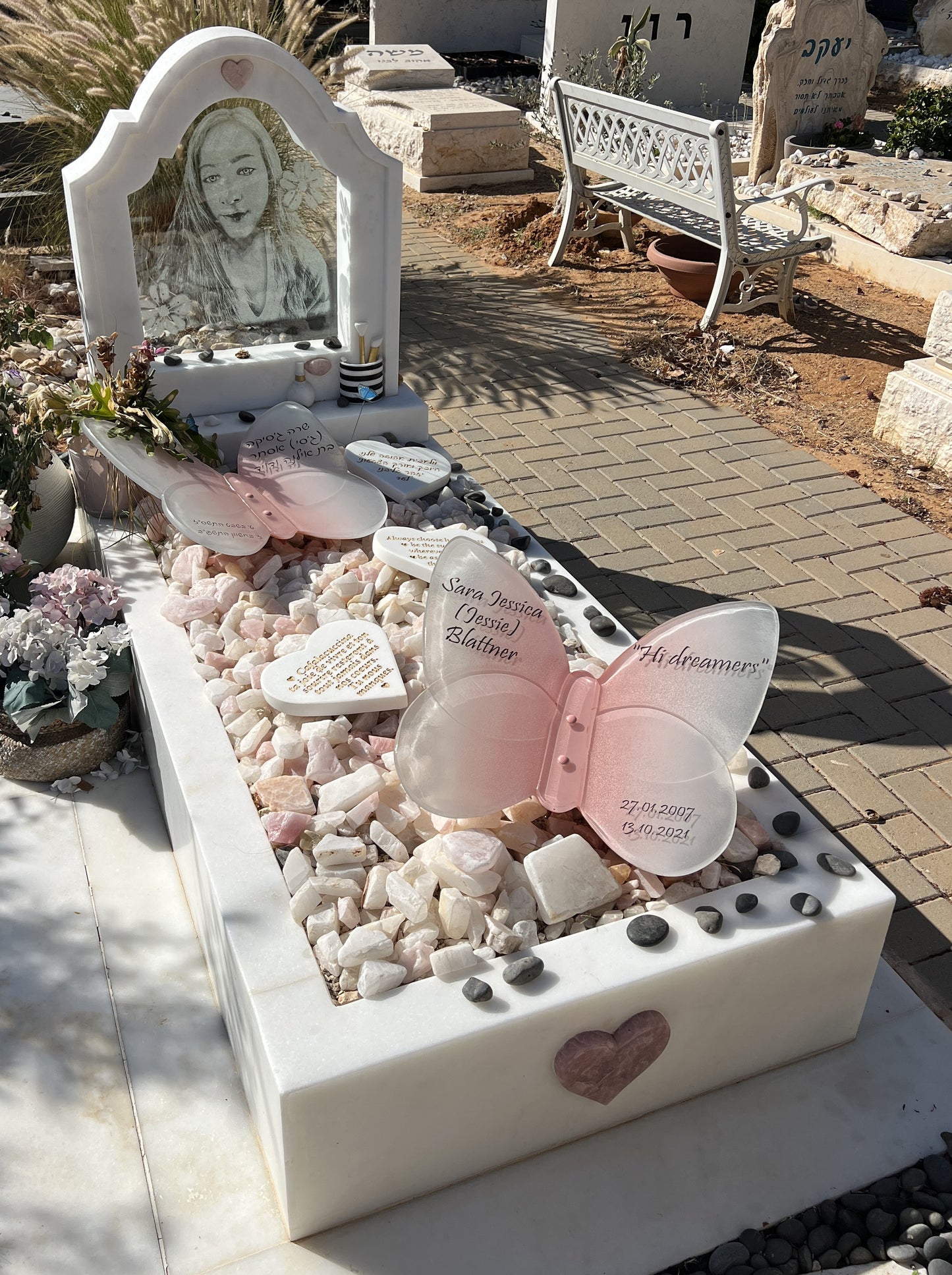 מצבה 4649- מצבות מיוחדות אומנותיות