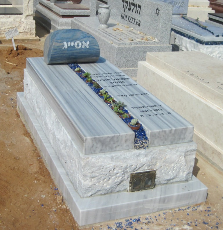 מצבות אומנותיות